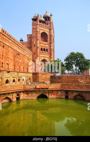 Buland Darwasa (Porte de la Victoire) menant à Jama Masjid de Fatehpur Sikri, Uttar Pradesh, Inde. C'est la plus haute passerelle dans le monde et est un exemple Banque D'Images