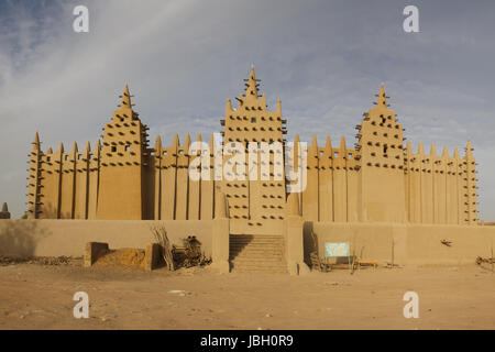 La grande mosquée de Djenné et la construction de boue traditionnelles au Mali. Banque D'Images