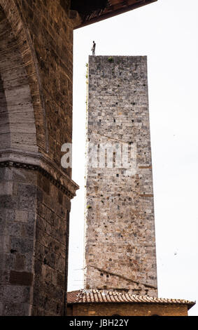 L'Italie, la Toscane. San Gimignano ville médiévale avec tours de défense 14 Banque D'Images