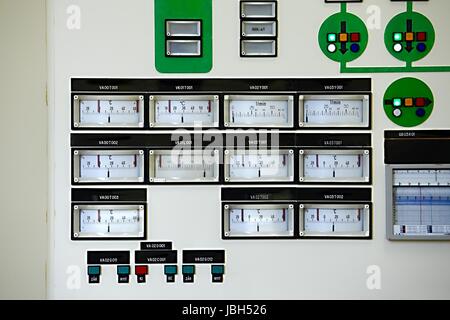 Tableau de contrôle d'un laboratoire nucléaire Banque D'Images