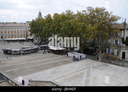 Avignon, France. 1 octobre, 2016. La plaza en face du palais papal photographié à Avignon, France, 1 octobre 2016. - Pas de service de fil - Photo : Tim Brakemeier/dpa-Zentralbild/dpa/Alamy Live News Banque D'Images