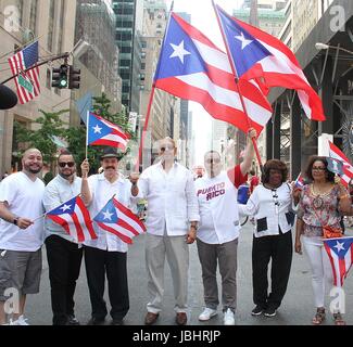 New York, NY, USA. 11 Juin, 2017. Le Président de l'Arrondissement Bronx Ruben Diaz dans le National 2017 Puerto Rican Day Parade à New York, New York le 11 juin 2017. Rainmaker : Crédit Photo/media/Alamy Punch Live News Banque D'Images