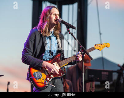 7 avril 2017 - Wilmington (Caroline du Nord), USA - Musiciens CHOEUR RIVIÈRE minuit il se produit dans le cadre de la Caroline du Nord 2017 Azalea Festival qui a eu lieu au centre-ville de Wilmington Copyright 2017 Jason Moore. Crédit : Jason Moore/ZUMA/Alamy Fil Live News Banque D'Images