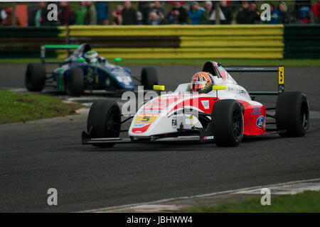 Le circuit de Croft, Angleterre, 11 juin 2017. Dans la course de New York Oliver F4 championnat britannique à Croft, Circuit Crédit : Colin Edwards/Alamy Live News Banque D'Images