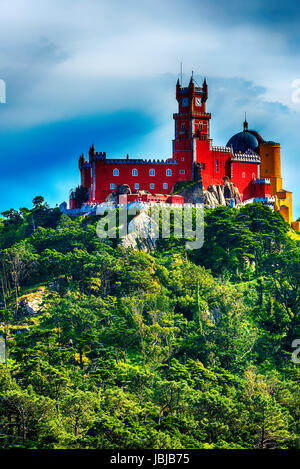 Intra, Portugal : Palais de Pena, le Palais da Pena, résidence d'été romantique des rois de Portugal Banque D'Images