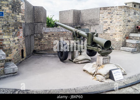 120mm canon anti-char de MOBAT, seconde guerre mondiale, Harwich Redoubt, construit 1808-1811, Harwich, Essex, Angleterre Banque D'Images