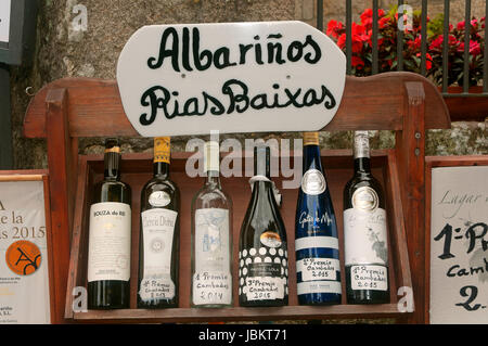 Albarino galicienne des bouteilles de vin, Cambados, Pontevedra province, région de la Galice, Espagne, Europe Banque D'Images