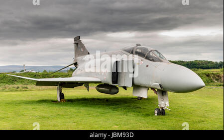 RAF Phantom FGR2 XV406, exposition statique extérieure au musée de l'aviation de Solway Banque D'Images