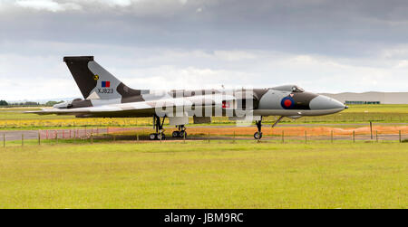 Vulcan Bomber XJ823 exposé statique au Musée de l'aviation de Solway Banque D'Images