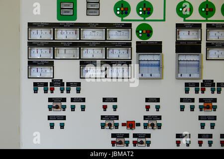 Tableau de contrôle d'un laboratoire nucléaire Banque D'Images