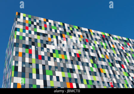 Casa Confetti est le nom de l'un des plus colorés les bâtiments du campus d'Utrecht De Uithof. Dans la tour sont 377 appartements pour étudiants. Banque D'Images