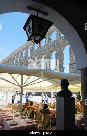 Terrasse de restaurant Casa Candido. Place Azoguejo, Segovia, Espagne. Banque D'Images