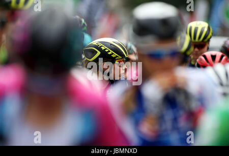 Vue générale de concurrents au début de la scène londonienne du Women's Tour of Britain. ASSOCIATION DE PRESSE Photo. Photo date : dimanche 11 juin 2017. Voir histoire de PA VÉLO Womens Tour. Crédit photo doit se lire : Steven Paston/PA Wire Banque D'Images