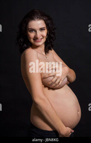 Nackt junge frauen schwanger Schwangere Frauen