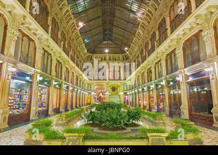 TURIN, ITALIE - MA'RCH 14, 2017 : La Galleria Subalpina Banque D'Images