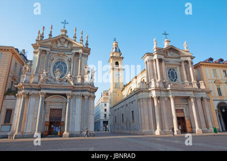Turin - La place Piazza San Carlo et églises de Santa Cristina et Sant Carlo (à droite). Banque D'Images