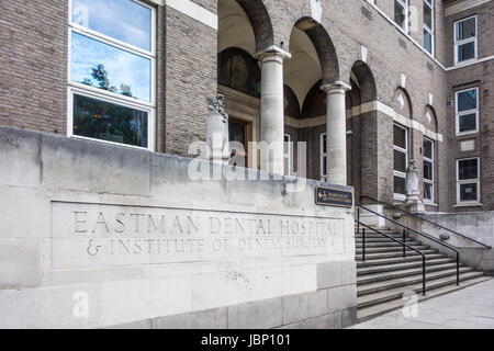 Enseigne à l'extérieur entrée de Eastman Dental Hospital, Institut de chirurgie dentaire, University College London Hospitals NHS Foundation Trust Banque D'Images