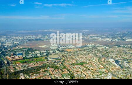 Vue aérienne du quartier de Mission Hills et l'Aéroport International de San Diego (Lindbergh Field), dans le sud de la Californie, États-Unis d'Amérique. Un quartier riche de la ville. Banque D'Images