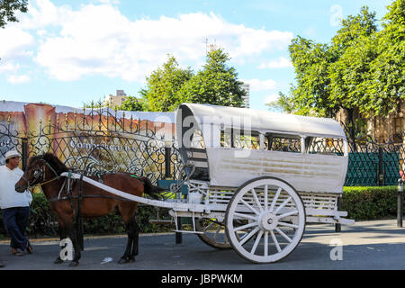 Oct 29, 2016 Cheval avec transport dans Intramuros, Manille, Philippines Banque D'Images