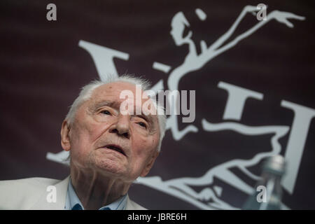 Moscou, Russie. 11 de Juin, 2017.Ballet chorégraphe Youri Grigorovich sur l'inauguration de la XIIIE Concours International de Ballet de Moscou et du concours de chorégraphes dans le théâtre du Bolchoï de Moscou, Russie Crédit : Nikolay Vinokourov/Alamy Live News Banque D'Images