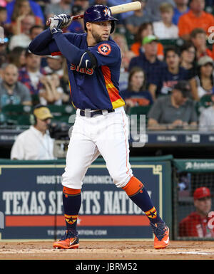 Houston, TX, USA. 11 Juin, 2017. Astros de Houston champ centre George Springer (4) à la plaque pendant le jeu entre la MLB Los Angeles Angels et les Astros de Houston au Minute Maid Park de Houston, TX. John Glaser/CSM/Alamy Live News Banque D'Images