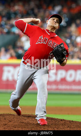 Houston, TX, USA. 11 Juin, 2017. Los Angeles Angels relief pitcher David Hernandez (33) offre un emplacement au cours de la MLB match entre les Los Angeles Angels et les Astros de Houston au Minute Maid Park de Houston, TX. John Glaser/CSM/Alamy Live News Banque D'Images