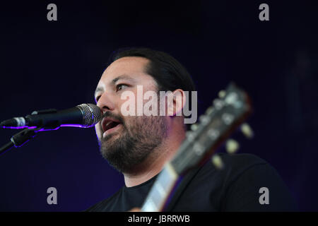 Portsmouth, Virginia, USA. 11 Juin, 2017. IRATION se mélange dub, rock et reggae pour les gens du pavillon de Portsmouth à Portsmouth, en Virginie le 11 juin 2017. © Jeff Moore 2017 Crédit : Jeff Moore/ZUMA/Alamy Fil Live News Banque D'Images