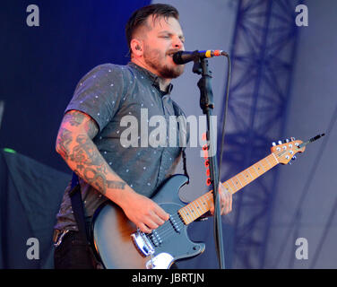 Chicago, Illinois, USA. 9 juin, 2017. Chanteur Dustin Kensrue de la bande effectue trois fois à Huntington Bank au pavillon de l'île au nord de Chicago, Illinois. Ricky Bassman/Cal Sport Media/Alamy Live News Banque D'Images