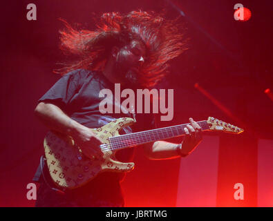 Chicago, Illinois, USA. 9 juin, 2017. Le guitariste Stephen Carpenter du groupe Deftones effectue à Huntington Bank au pavillon de l'île au nord de Chicago, Illinois. Ricky Bassman/Cal Sport Media/Alamy Live News Banque D'Images