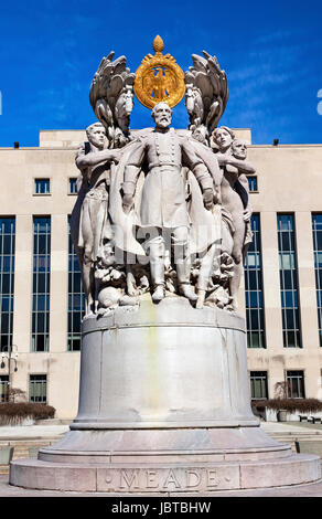 George Gordon Memorial Statue Guerre civile Pennsylvania Ave Washington DC Art public donnée par l'État de Pennsylvanie. Artiste est Charles Grafly et statue a été consacrée en 1927. Général chargé de l'Union européenne à la bataille de Gettysburg. Les résidents du Massachusetts payé pour la statue, entourée de six figures symbolisant les traits d'un bon général Banque D'Images