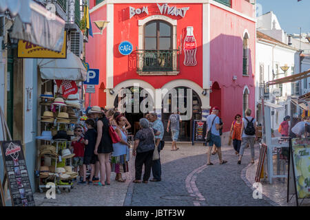 L'Europe, Portugal, Algarve, Lagos, pelican crossing, shopping, personne, , Europa, Fussgaengerzone, foto, Menschen Banque D'Images