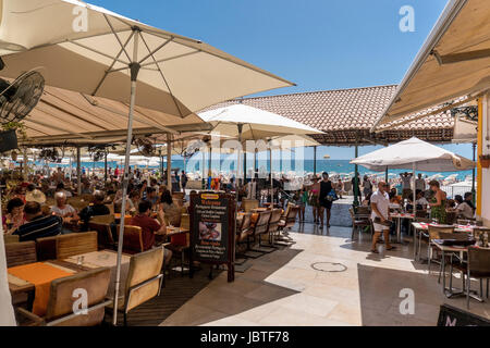 L'Europe, Portugal, Algarve, Lagos, pelican crossing, shopping, personne, , Europa, Fussgaengerzone, foto, Menschen Banque D'Images