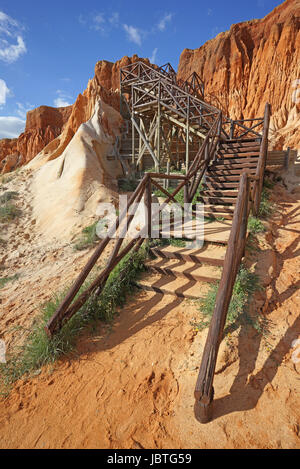 L'Europe, Portugal, Algarve, Falesia, Sandalgarve, la plage, la mer, l'Atlantique, l'escalier de la plage,, Europa, Strand, Meer, Brauner, Treppe zum Strand, Banque D'Images