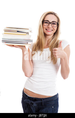 Blonde Junge Frau mit langen blondn Haaren mit einem Stapel Bücher auf dem Hintergrund weißem vor isoliert bras