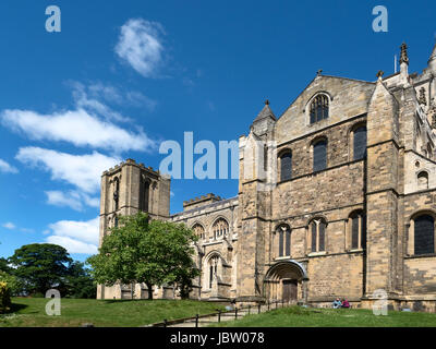 En été, la cathédrale de Ripon Ripon North Yorkshire Angleterre Banque D'Images