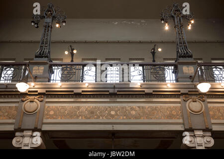 Avec balcon en fer forgé, la porte du ciel, synagogue Adly Street, Le Caire, Egypte Banque D'Images