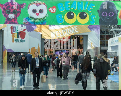 American International Toy Fair, Jacob K. Javits Convention Center, Manhattan, New York City, USA Banque D'Images