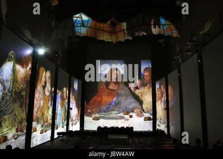 Le Da Vinci en vie - l'expérience," une exposition multimédia célébrant la vie et l'œuvre de Léonard de Vinci, dans l'église désaffectée Santo Stefano al Ponte dans Florence, Italie. Où : Florence, Toscane, Italie Quand : 12 mai 2017 Credit : IPA/WENN.com **Uniquement disponible pour publication au Royaume-Uni, USA, Allemagne, Autriche, Suisse** Banque D'Images