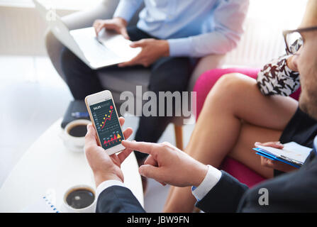 Faire des affaires et des rapports financiers Banque D'Images