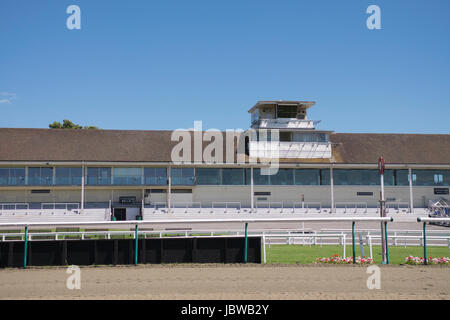 À la tribune de Lingfield Park Racecourse vide à Surrey en Angleterre Banque D'Images