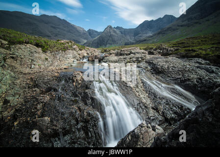 La Fée des piscines, des chutes d'majestatic dans Île de Skye, en Ecosse. Banque D'Images