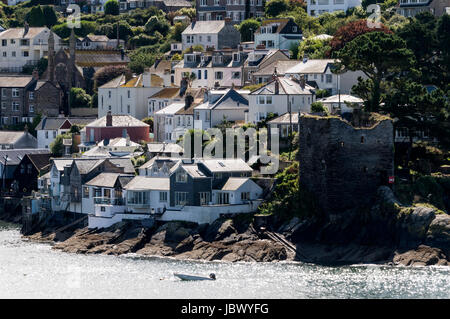 Un petit village de pêcheurs de Polruan sur la rivière Fowey Cornwall, en Angleterre. Banque D'Images