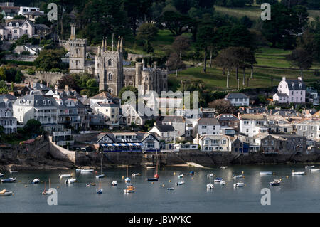 Skyline de Fowey sur les rives de la rivière Fowey, Cornwall en Grande-Bretagne Banque D'Images