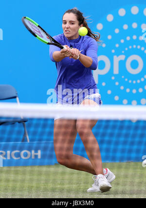 La Société Britannique Laura Robson en action contre les États-Unis à la Julia Boserup au cours de la première journée de l'Open de Nottingham Nottingham à AEGON Tennis Center. Banque D'Images