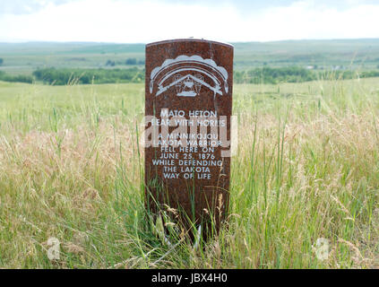 La tête d'une marque l'endroit où Pierre guerrier lakota, 'Mato Heton' 'ours avec cornes" est tombé pendant la bataille de Little Bighorn, dans le Montana en 1876. Banque D'Images