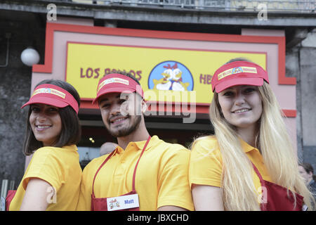 Breaking Bad's Los Pollos Hermanos ouvre à Milan pour 2 jours comprend : Los Pollos Hermanos Où : Milan, Italie Quand : 12 mai 2017 Credit : IPA/WENN.com **Uniquement disponible pour publication au Royaume-Uni, USA, Allemagne, Autriche, Suisse** Banque D'Images