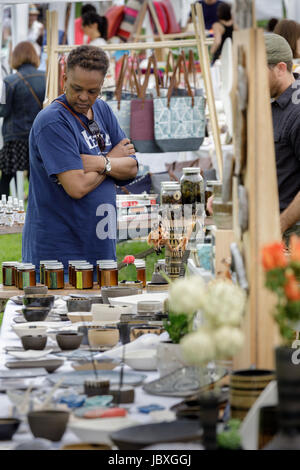 SHARON SPRINGS, NEW YORK, USA - 27 MAI 2017 : Fait Main artisanat et produits en vente à la Fête champêtre annuelle Foire artisanale. Banque D'Images