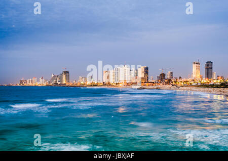 Tel Aviv, Israël sur les toits de la Méditerranée. Banque D'Images