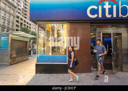 Une succursale de la Citibank en le neighborhhod Chelsea à New York, le dimanche, 11 juin, 2017. (© Richard B. Levine) Banque D'Images