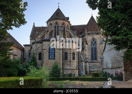 La France, l'Allier (03), Souvigny, le chevet de l'église prieurale saint-Pierre et saint-paul // France, Allier, Souvigny, saint Pierre et saint Paul chu Banque D'Images